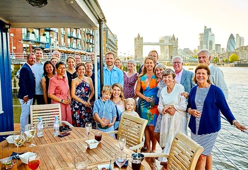 Een verjaardagsfeestje van een Amerikaanse familie aan boord: zomer 2018