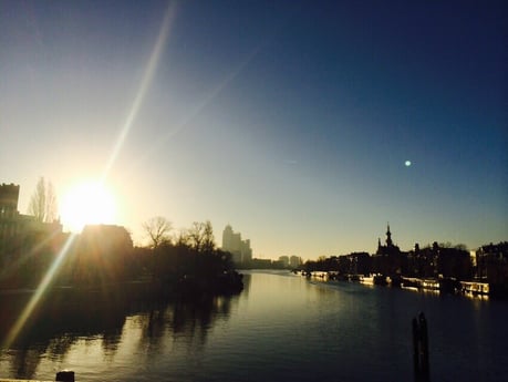 Lever du soleil sur la rivière Amstel