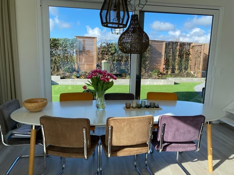 Eettafel met 8 zitplaatsen