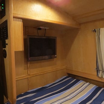 Dormitorio con televisión