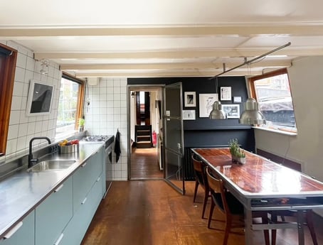Kitchen/dining-room