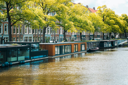 Péniche latérale