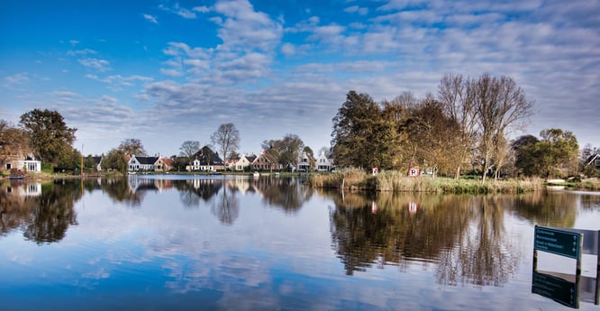 Pantalons dans le village de Waterland