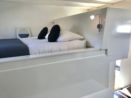 Kingsize bed