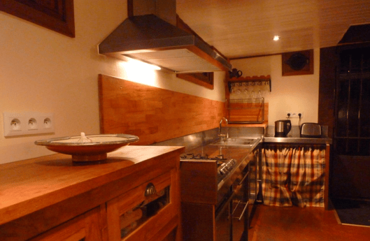 Equipped kitchen for cooking delicious homemade meals!