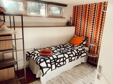 Third bedroom (can be made into double bed)