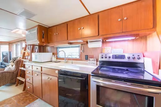 Houseboat 109 Sanford photo 16