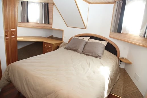 Dormitorio 1 con cama doble