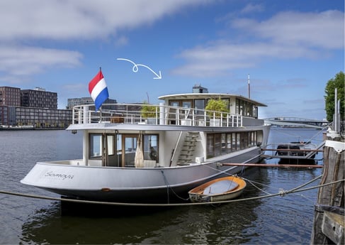 Isn't she a beauty? The top floor (including the huge sun deck and private sauna!) is where you'll be staying.