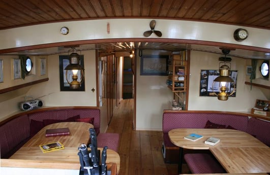 Houseboat 641 Monnickendam photo 2