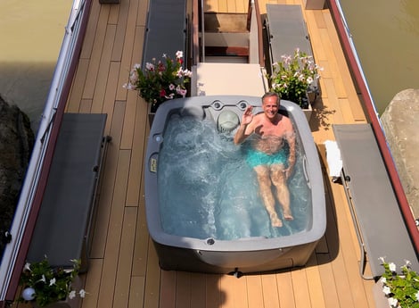 Esperance hot tub