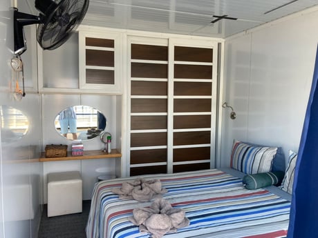 Cabine with Queen Size Bed