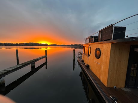 bei Sonnenaufgang