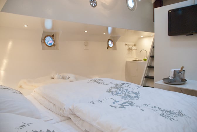 Houseboat Amsterdam Exclusive Houseboat Bed and Breakfast