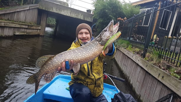 Een van onze gasten een super mooie snoek gevangen.