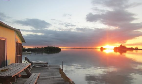 Sunset Point Houseboat is een plek die je nooit zult vergeten.