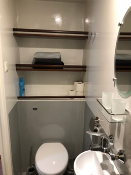 Badkamer incl. handdoeken en douchegel