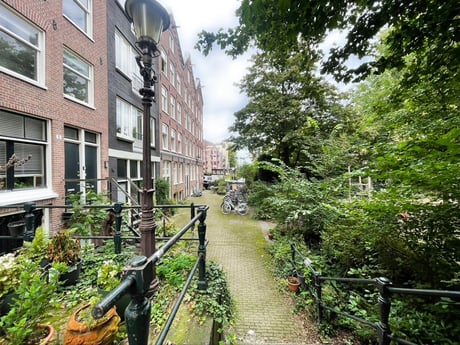 Straßenansicht zum Boot
