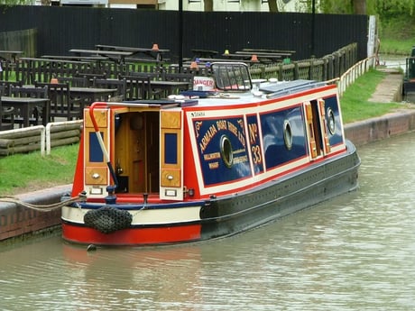 Narrowboat Perfecta casa flotante estrecha