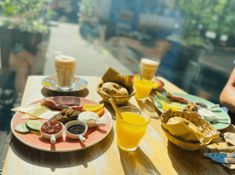 Breakfast at bagels and beans