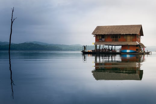 Esta increíble casa flotante te llevará a lugares únicos.