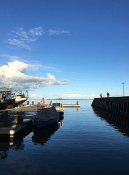 Vista desde el final del paseo marítimo hacia Markermeer.