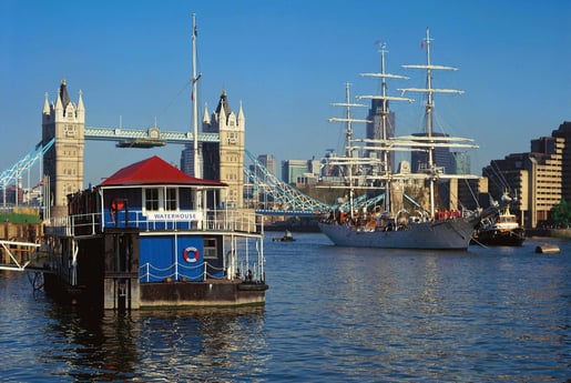 Een foto uit de jaren 80 van Harpy en een mooie boot voor weekendtrips