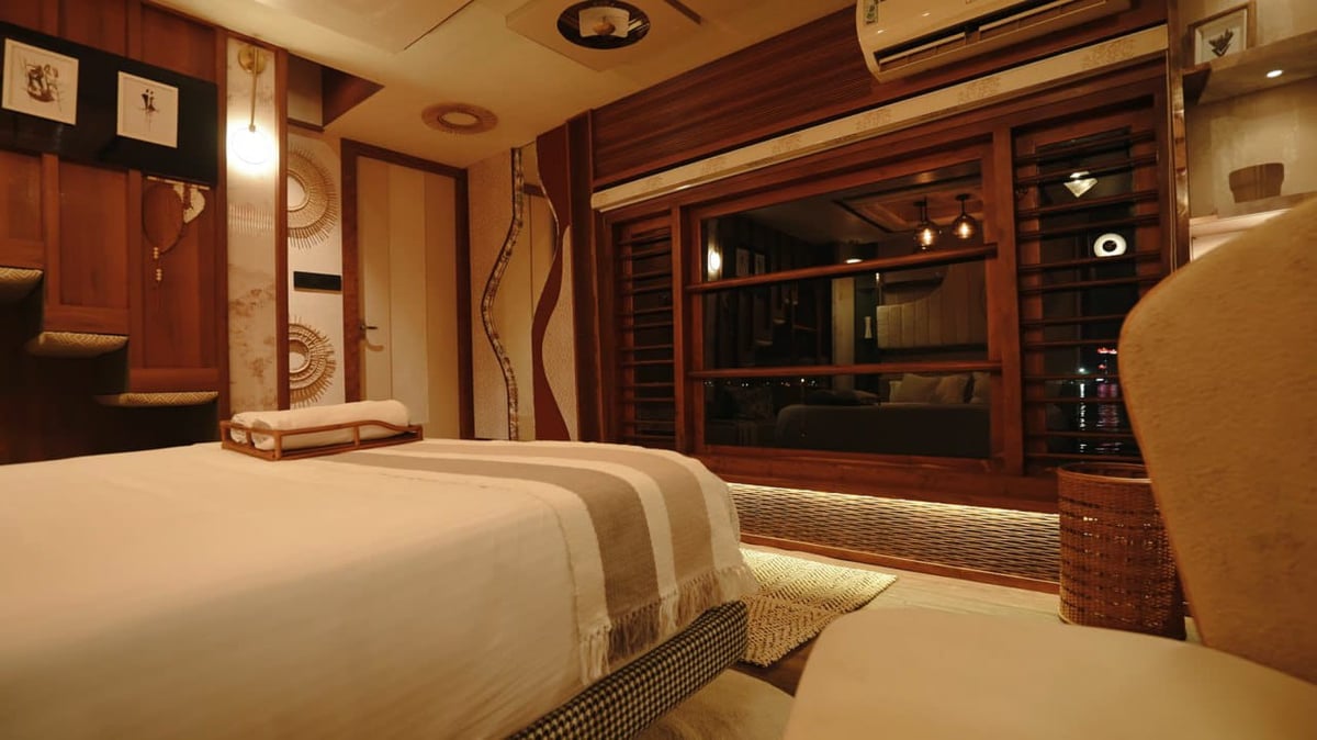 Houseboat Alappuzha: Beach paradise: own bedroom on luxury houseboat