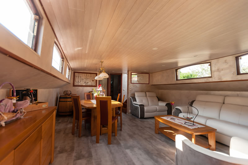 Houseboat Lyon La Semouse B&B and Rivere