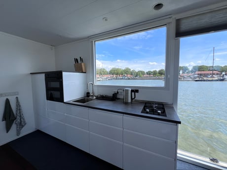 Woonboot 1131 Lelystad foto 8