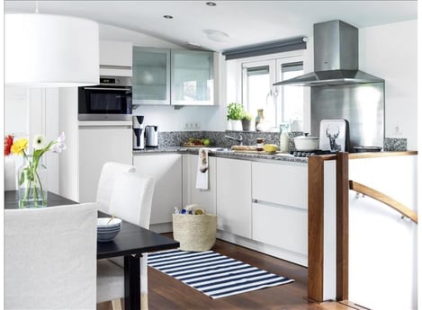 The fully ecuipped open kitchen