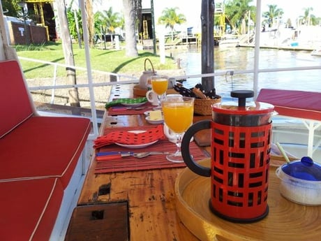 Petit-déjeuner à bord