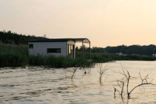 Ein Blick von außen auf das Hausboot