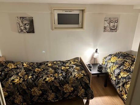 Schlafzimmer 1 2 Einzelbetten. Betten immer gemacht.