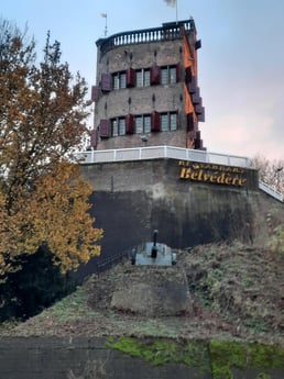 Waarschijnlijk de leukste bezienswaardigheid van Nijmegen: restaurant Belvédère, op slechts 400 meter.