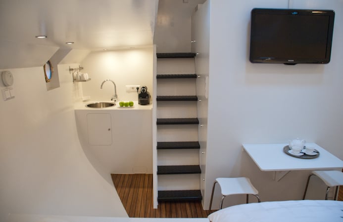 Houseboat Amsterdam Exclusive Houseboat Bed and Breakfast