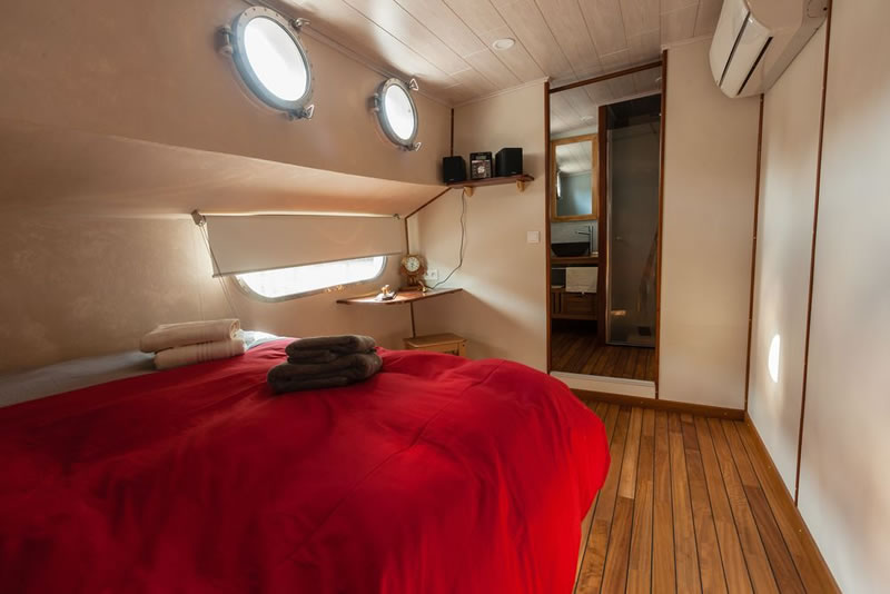 Houseboat Lyon La Semouse B&B and Rivere