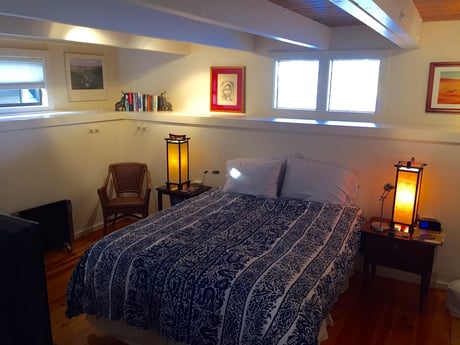 QUEEN BEDROOM