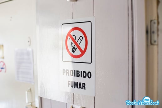 Sólo personas no fumadoras. No me gusta nada el tabaco.