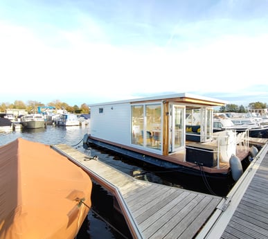 Houseboat 1045 Vinkeveen photo 0