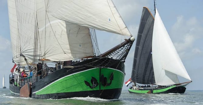 Woonboot 656 Harlingen foto 0