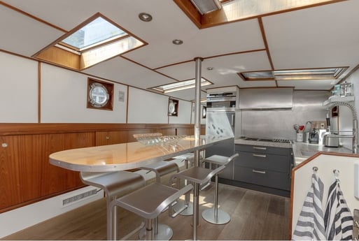 Houseboat 970 Amsterdam photo 11