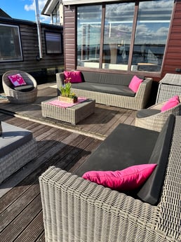 Terrasse directement sur l'eau