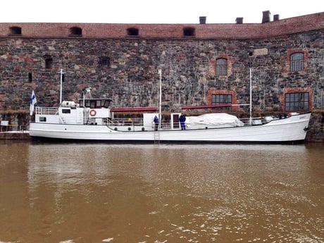 On the dock at Suomenlinna 2013