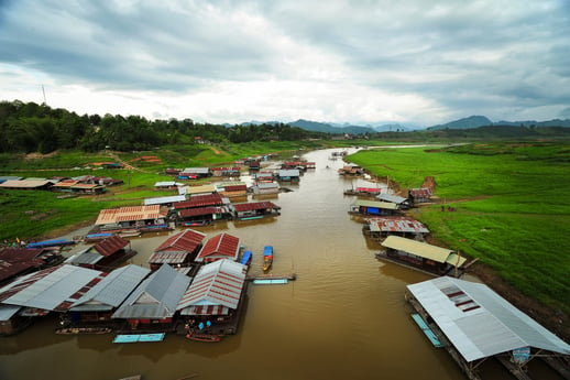 Schwimmende Häuser in Sangklaburi.