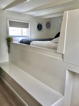 Kingsize bed