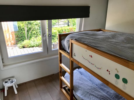 dormitorio en casa flotante