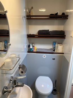 Bathroom right