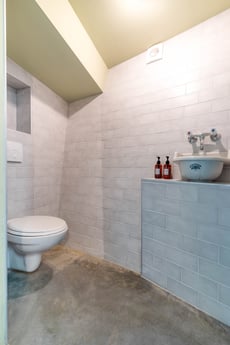 Toilet 2.