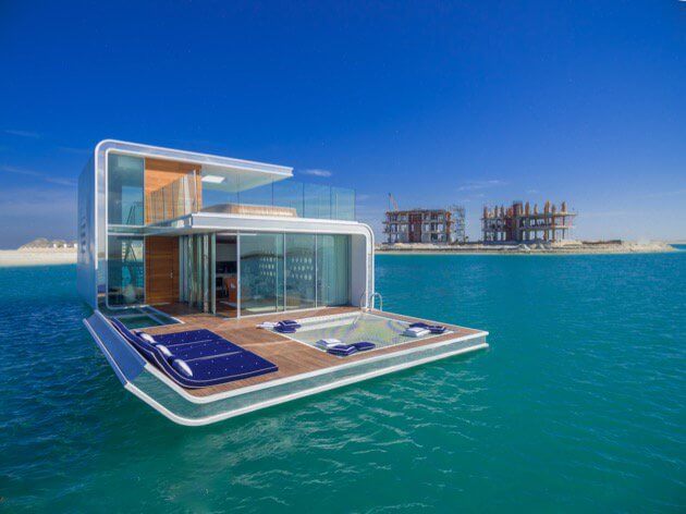 The Floating Seahorse houseboat in her full glory